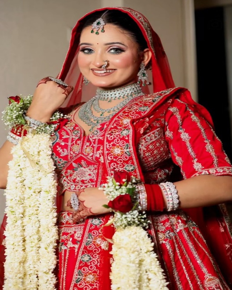Bridal & Groom Varmala Close